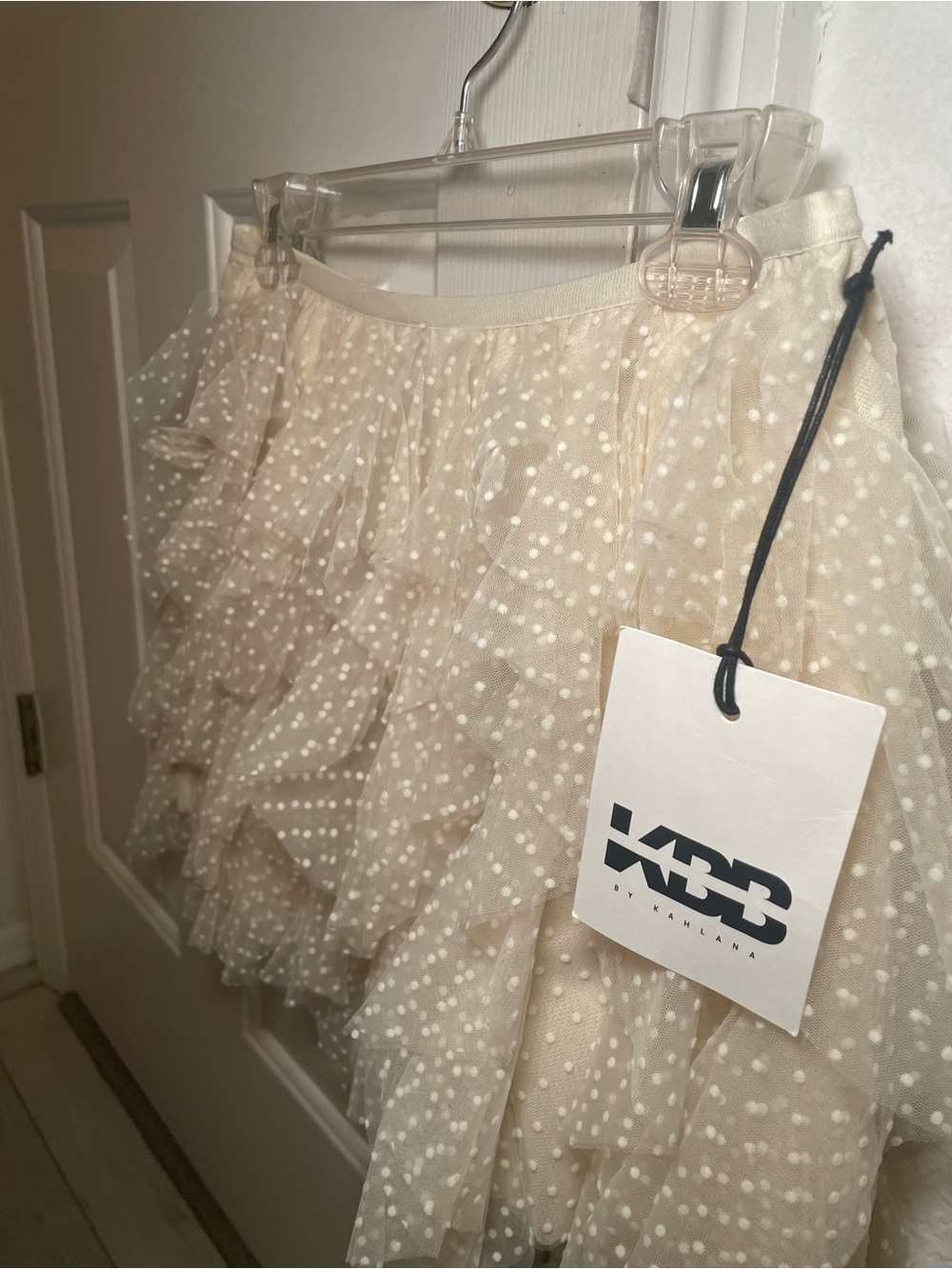 New KCDD by Kahlana Women’s Size Medium Cream Polka Dot Ruffle Tulle Mini Skirt - Picture 2 of 5